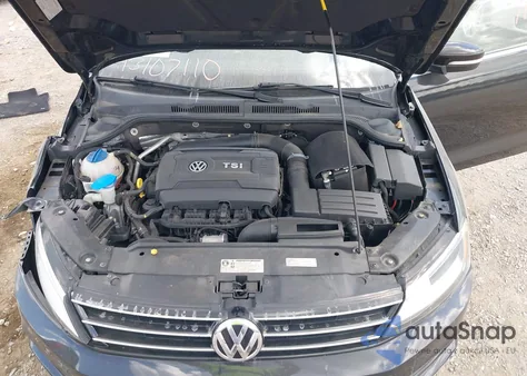 2015 Volkswagen Jetta 1.8T Se z USA, uszkodzony, nr VIN 3VWD17AJ3FM297668